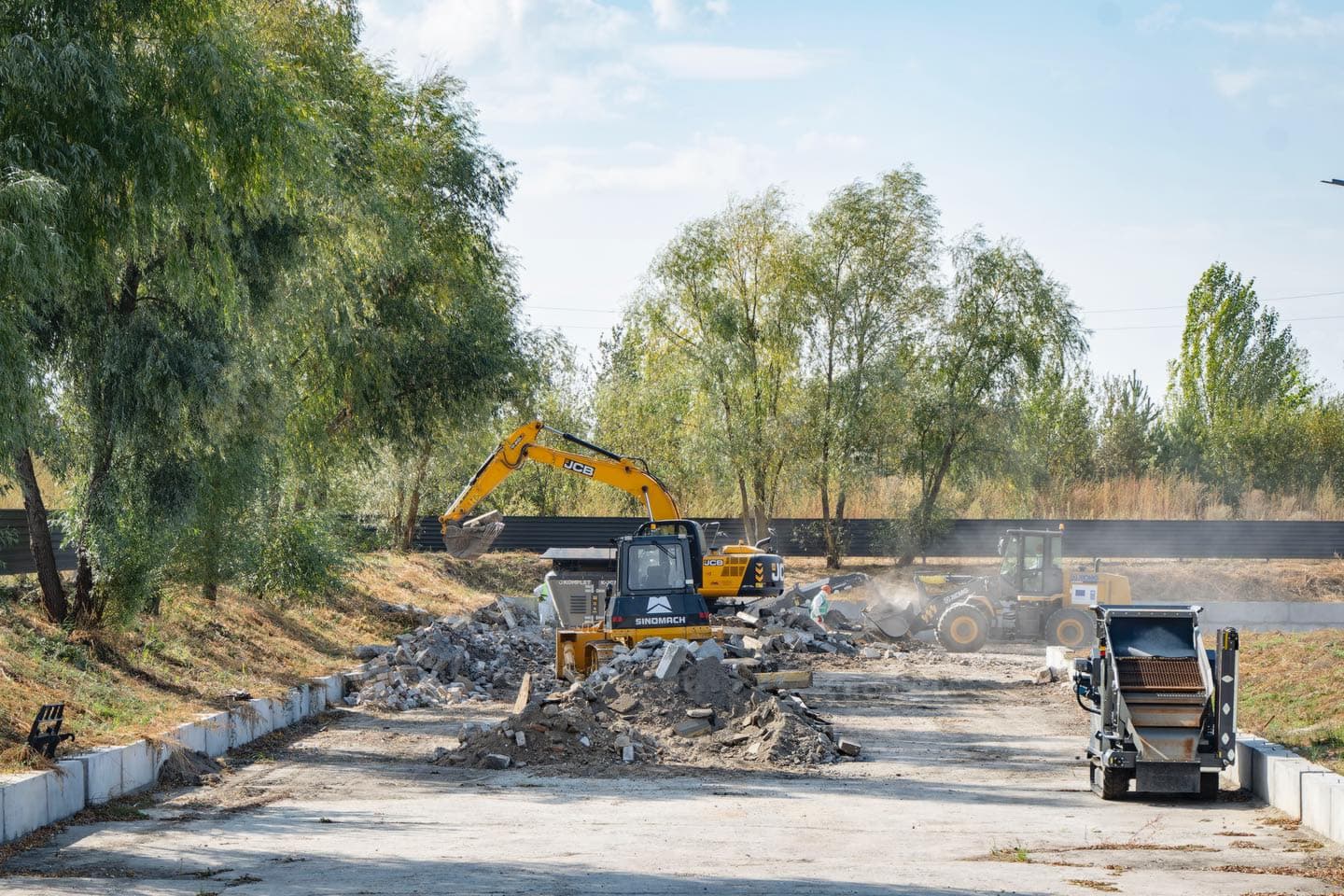Японська делегація ознайомилася з інноваційним центром переробки відходів у бучі